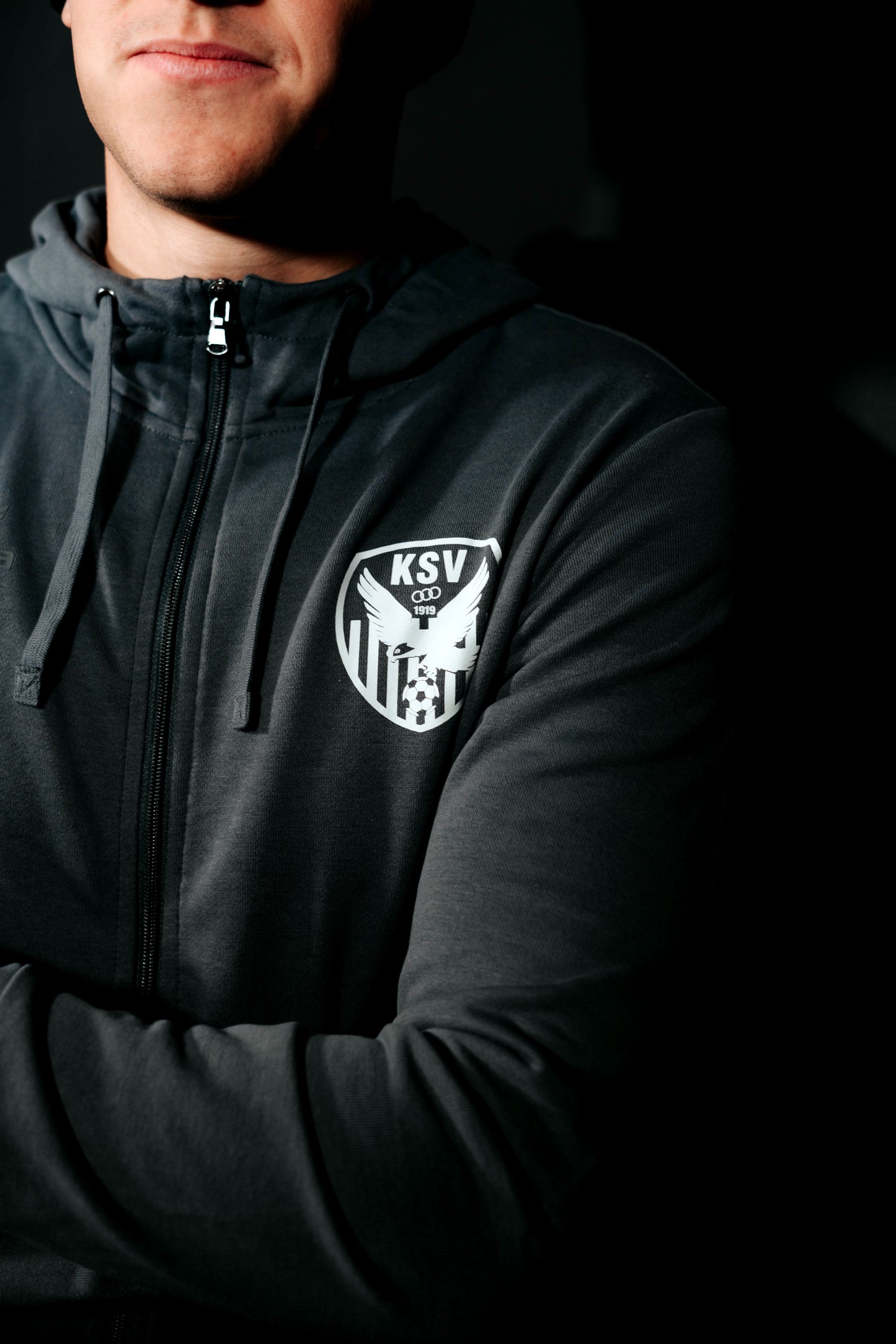KSV1919 Zip-Up Grau