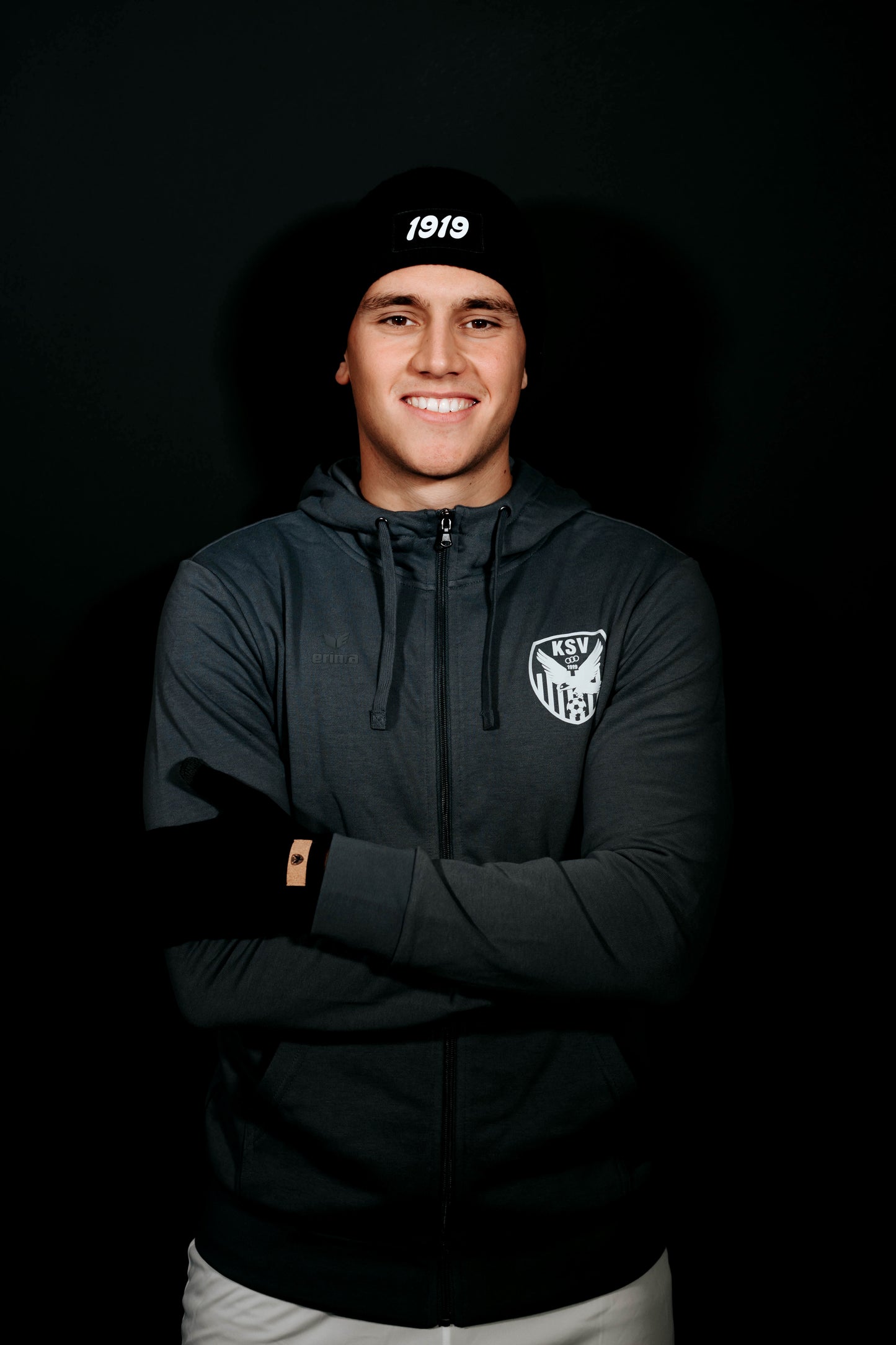 KSV1919 Zip-Up Grau