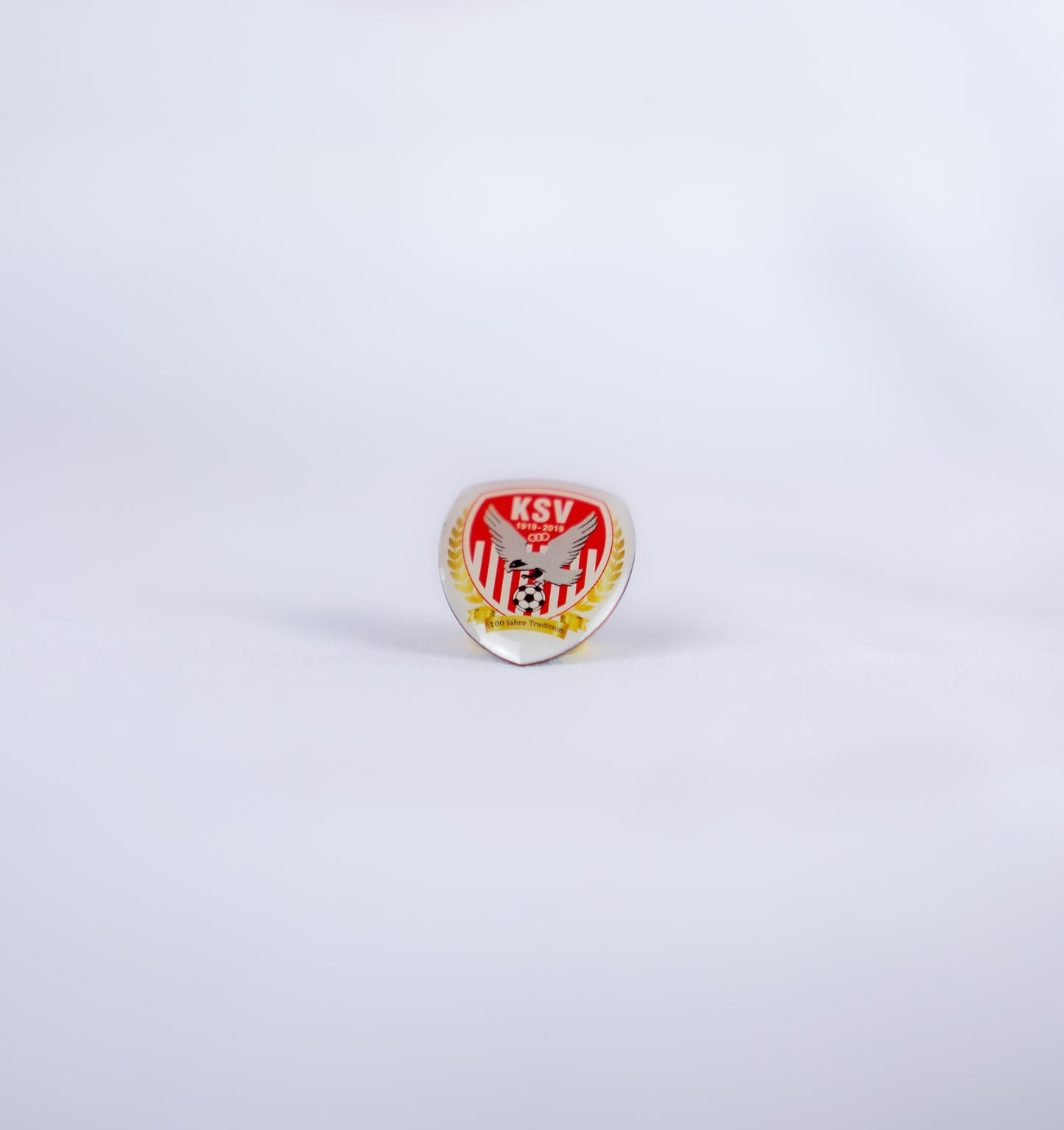 Pin "100 Jahre Tradition"